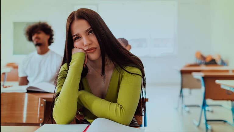 mais um curso mais um certificado mais uma distracao a armadilha da hiperformacao profissional