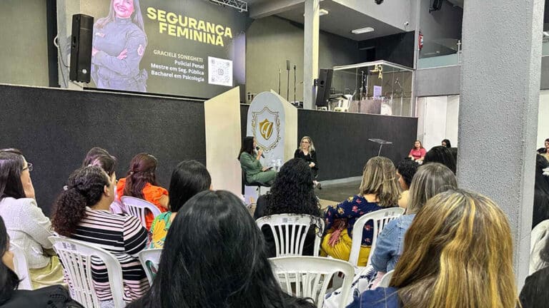 agosto lilas conscietizacao em igreajs ajuda a quebrar tabu sobre violencia domestica